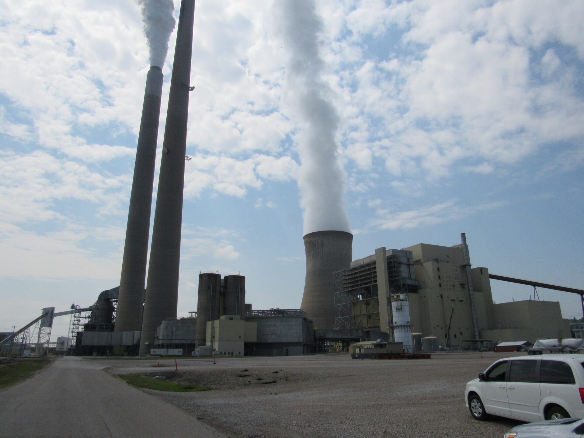 A picture of Appalachian Power's Mountaineer plant in Mason County, West Virginia.
